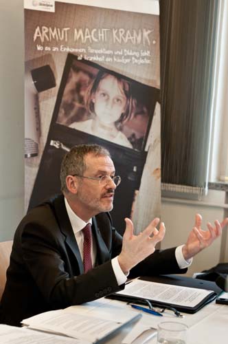 Caritas-Präsident Neher bei Pressekonferenz